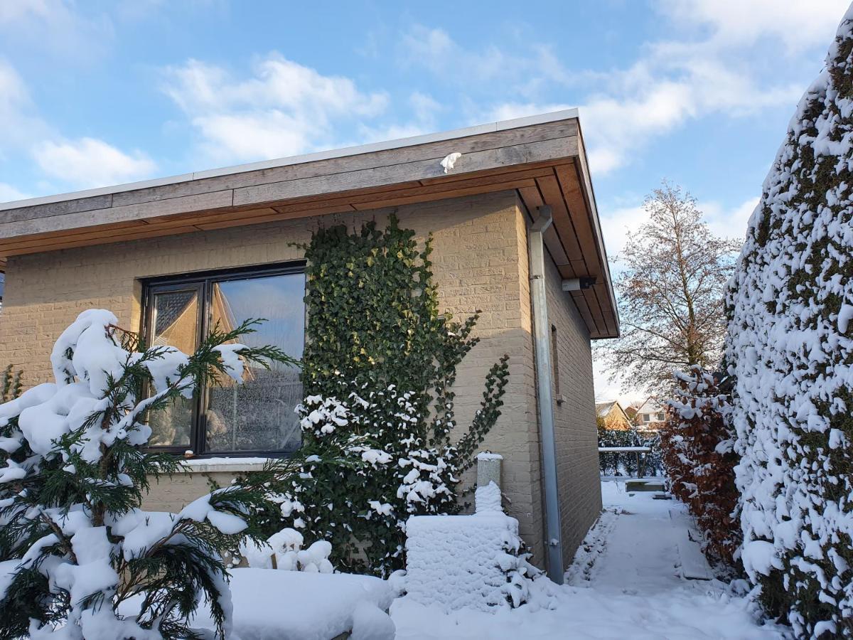 Tiny House In De Boomgaard Bed & Breakfast Stad aan 't Haringvliet Bagian luar foto